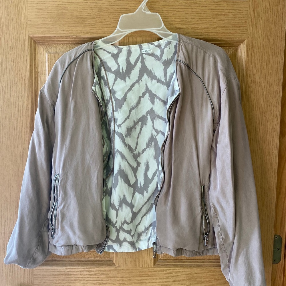 Reversible Print And Plain Jacket - image 6